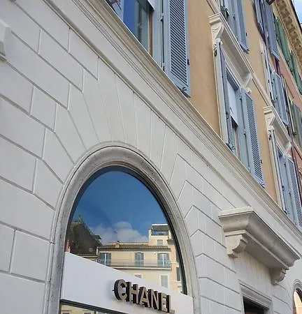 Konukevi Relais Bocca Di Leone Roma